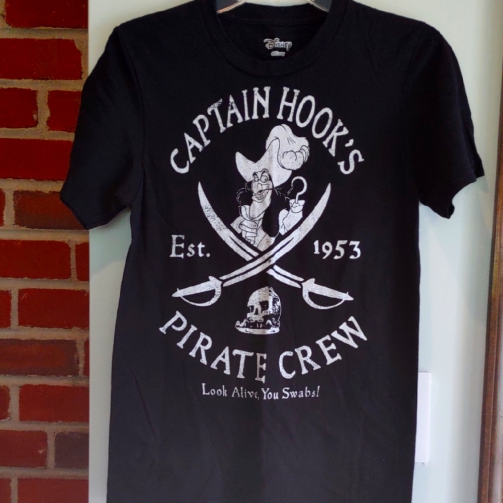 Disney Capt Hook Black T-shirt, Weathered Letters, Mens Small